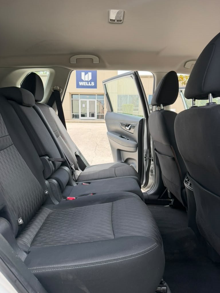 2017 Nissan Rogue - $8,375