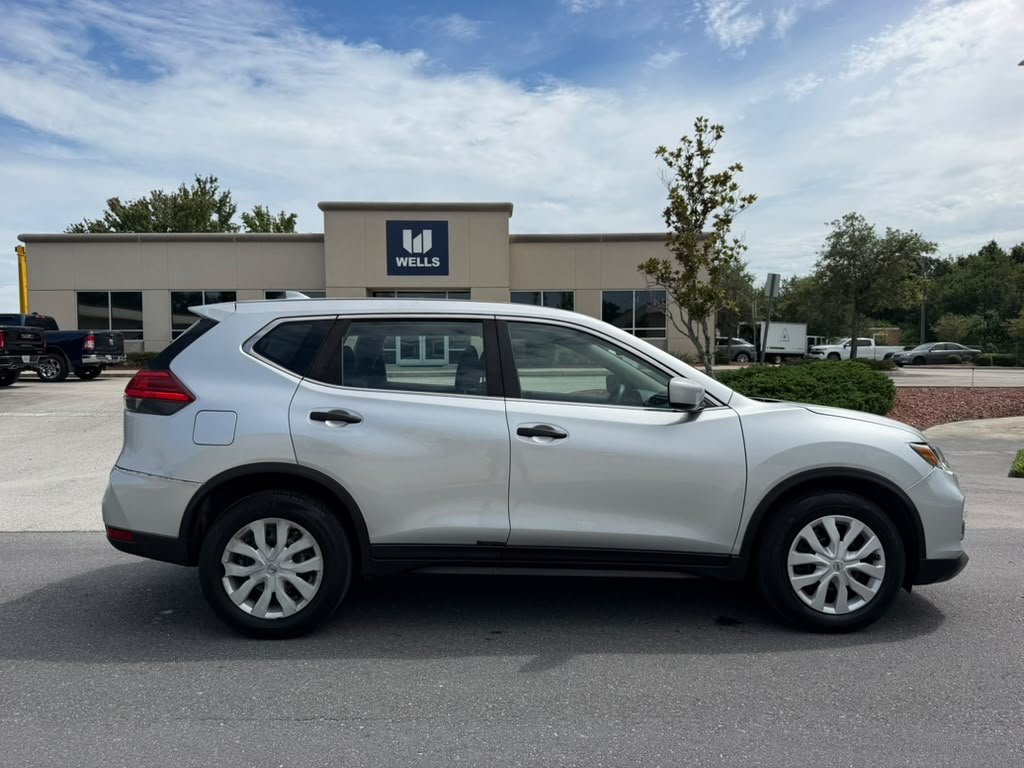 2017 Nissan Rogue - $8,375
