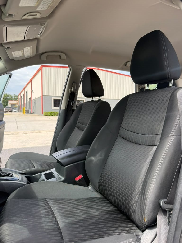 2017 Nissan Rogue - $8,375