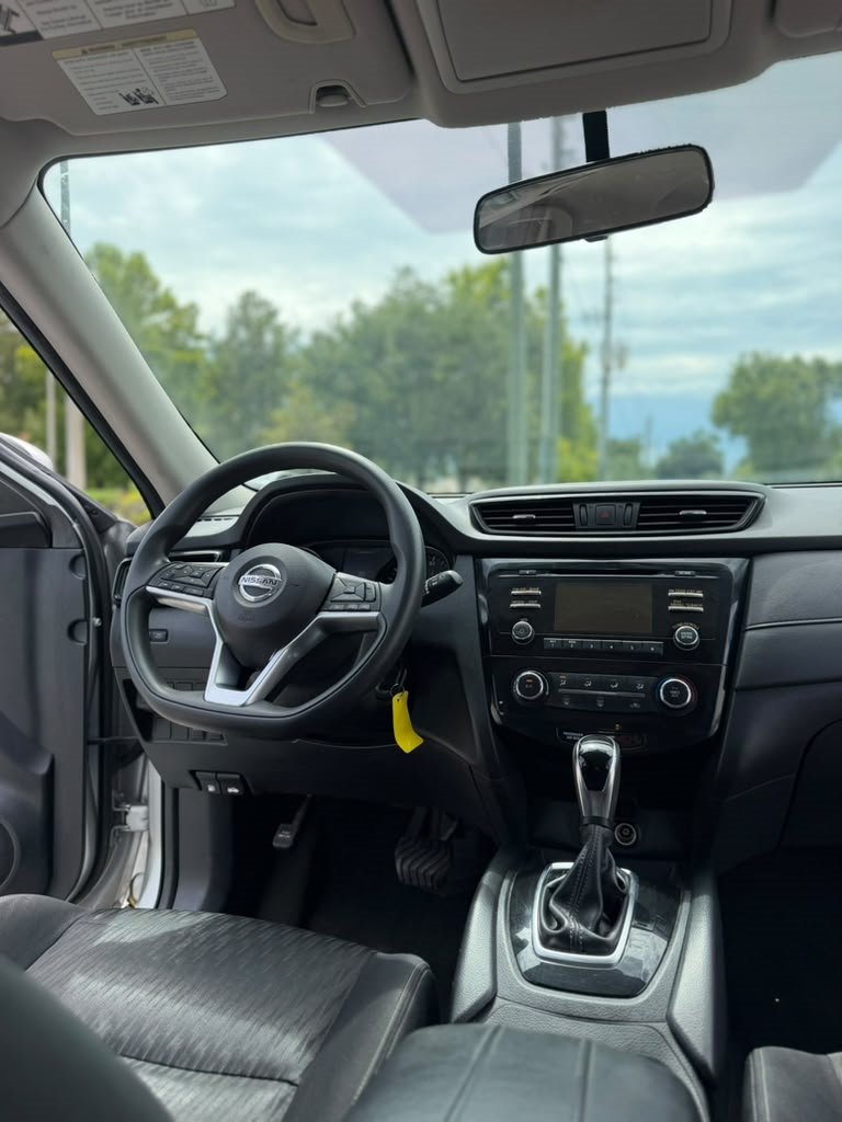 2017 Nissan Rogue - $8,375