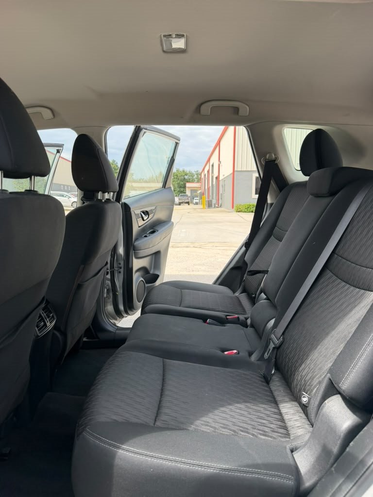 2017 Nissan Rogue - $8,375