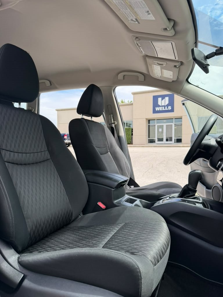 2017 Nissan Rogue - $8,375