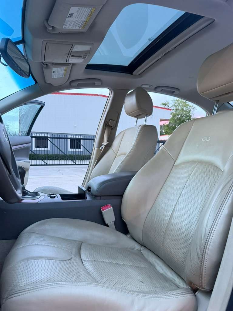 2009 INFINITI G - $10,995