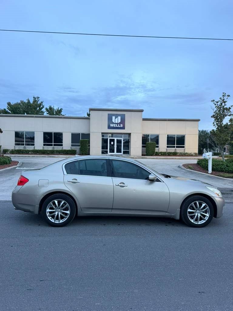 2009 INFINITI G - $10,995