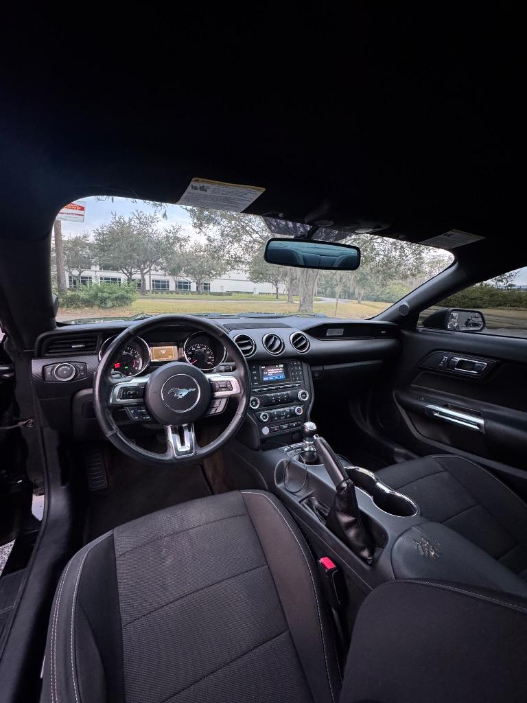 2016 Ford Mustang photo