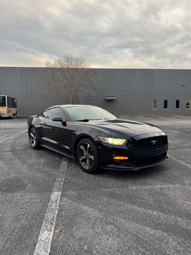 2016 Ford Mustang photo