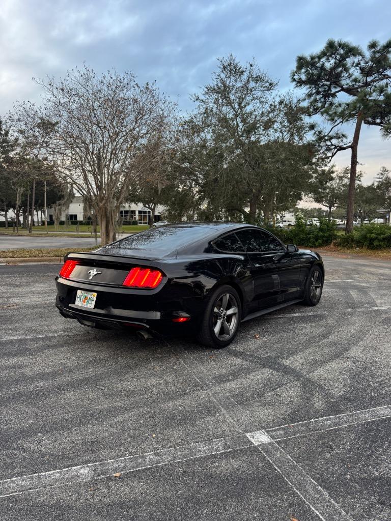 2016 Ford Mustang photo