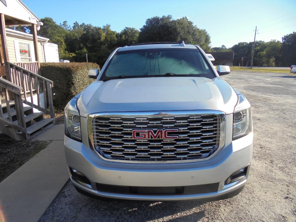 2019 GMC Yukon XL 1500 SLT photo