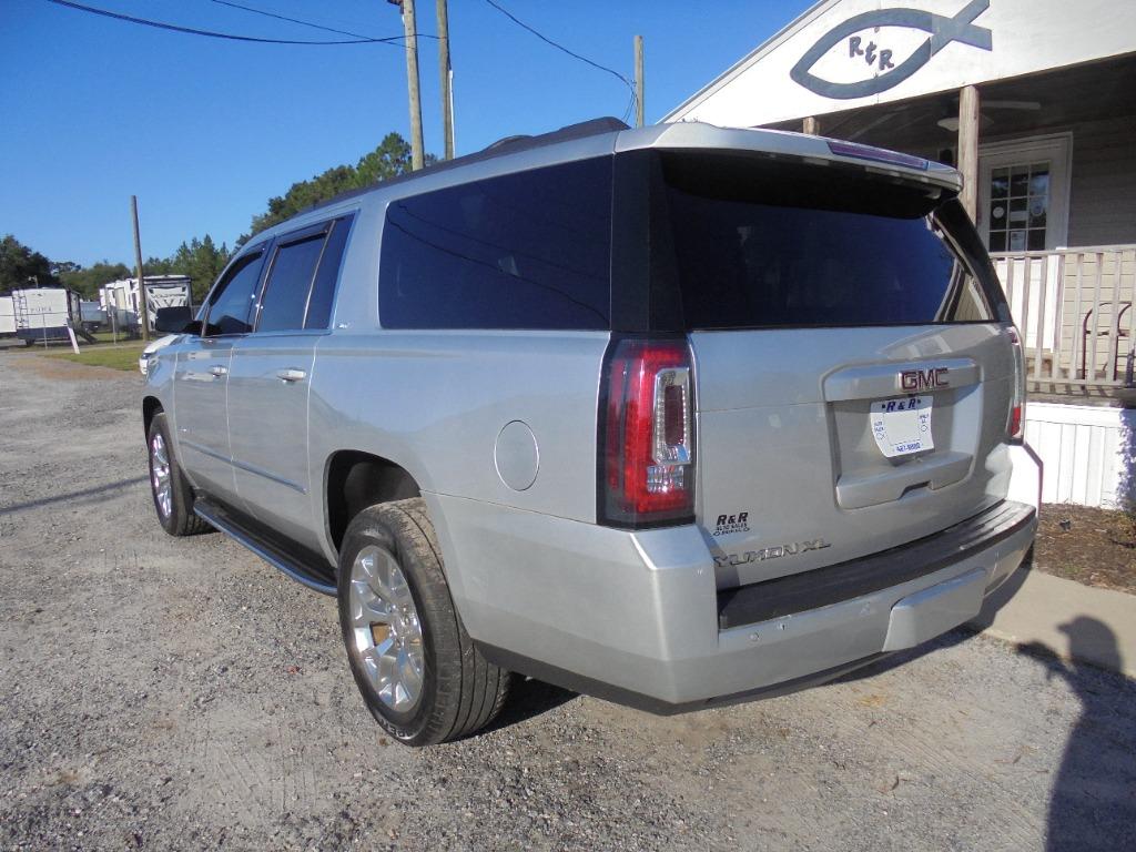 2019 GMC Yukon XL 1500 SLT photo