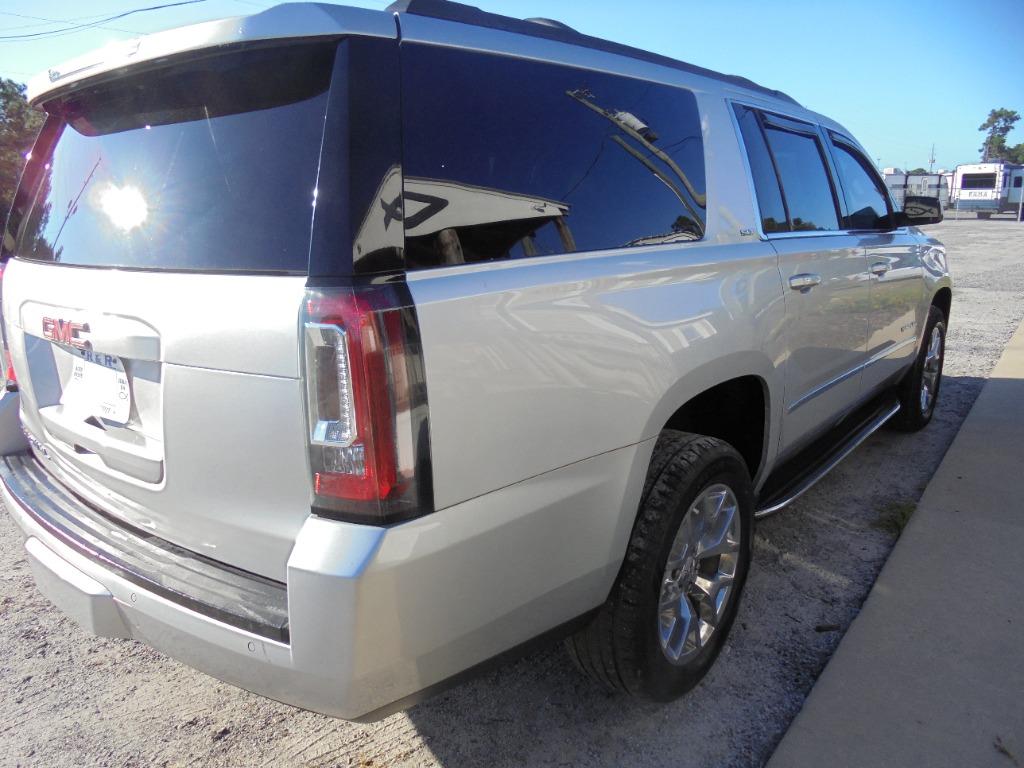 2019 GMC Yukon XL 1500 SLT photo