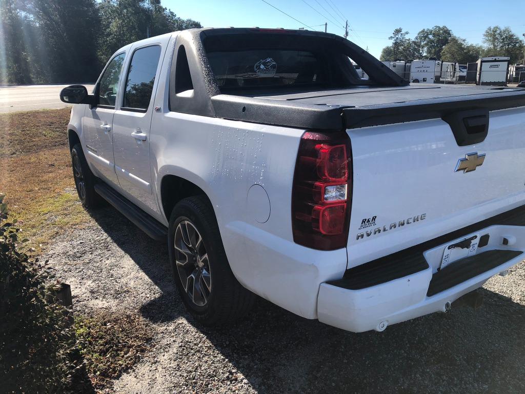 2007 Chevrolet Avalanche - $13,900