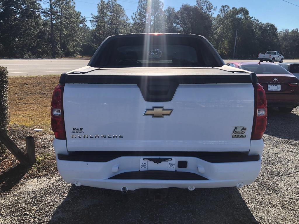 2007 Chevrolet Avalanche - $13,900