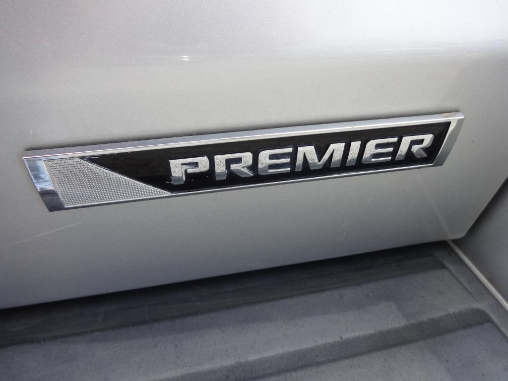 2018 Chevrolet Suburban - $20,900