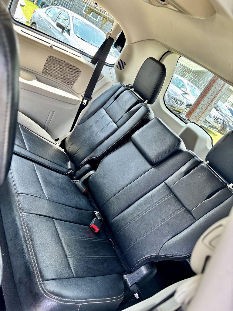 2013 Chrysler Town And Country