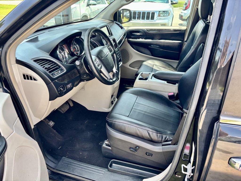 2013 Chrysler Town And Country