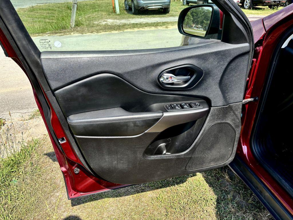 2019 Jeep Cherokee - $12,000