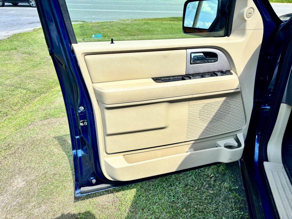2017 Ford Expedition - $11,500