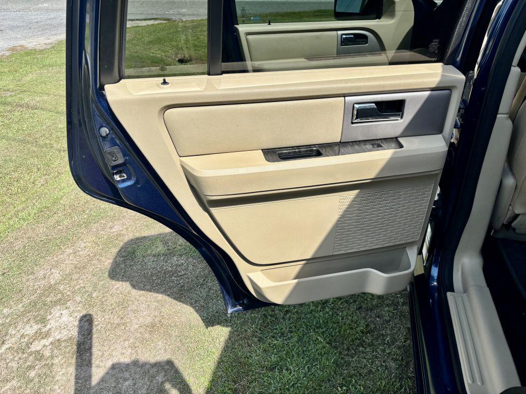 2017 Ford Expedition - $11,500