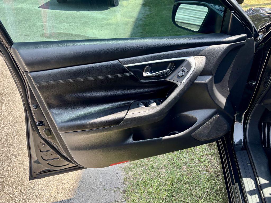 2016 Nissan Altima - $7,950