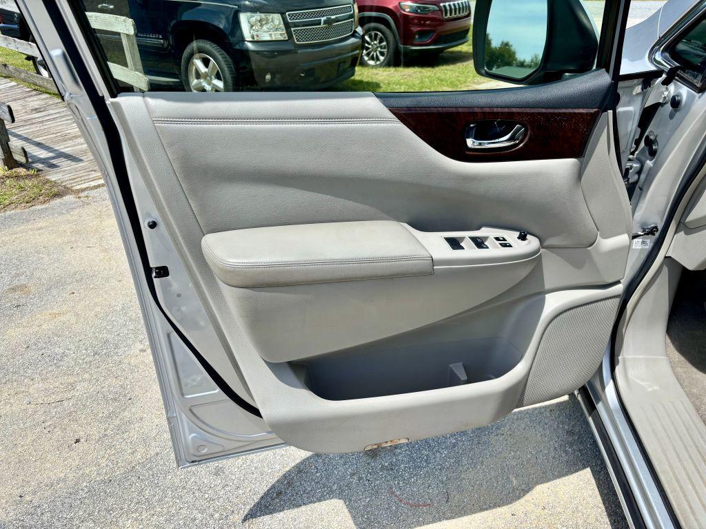 2013 Nissan Quest