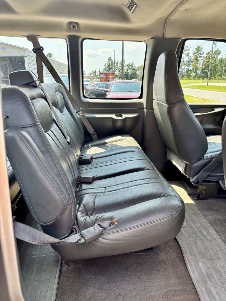 2003 GMC Savana - $8,950