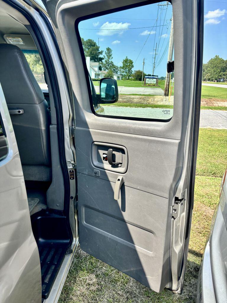 2003 GMC Savana - $8,950