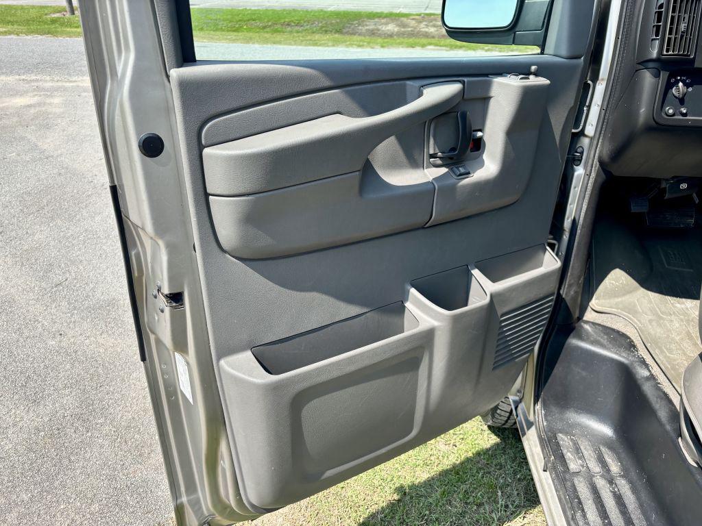 2003 GMC Savana - $8,950
