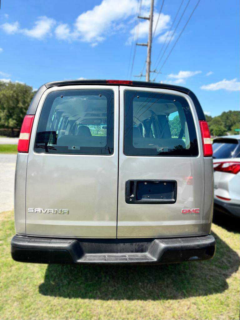 2003 GMC Savana - $8,950