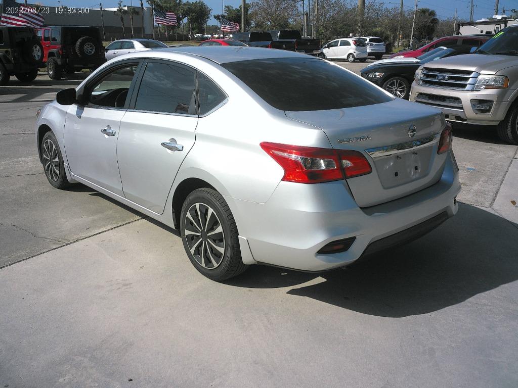 2019 Nissan Sentra S photo