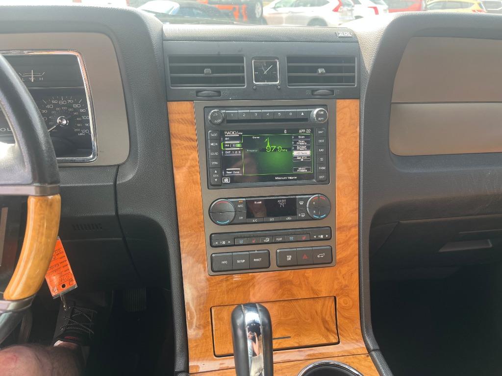 2013 Lincoln Navigator - $8,495