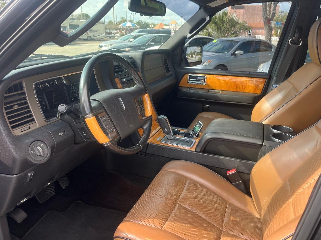 2013 Lincoln Navigator - $8,495