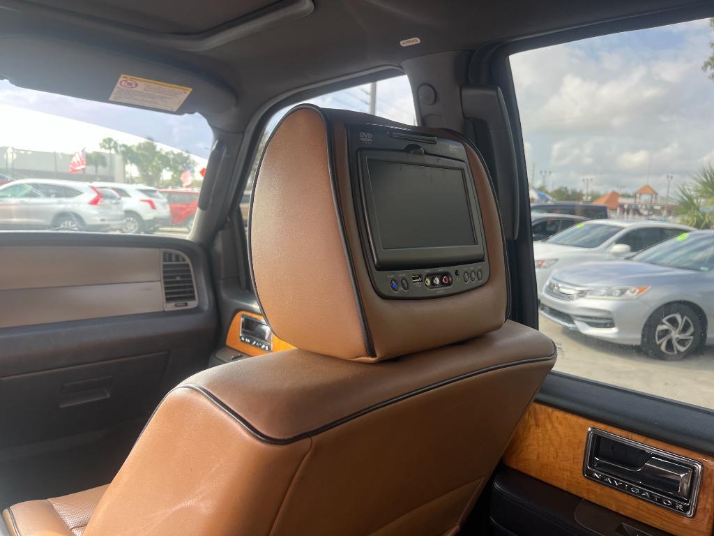 2013 Lincoln Navigator - $8,495