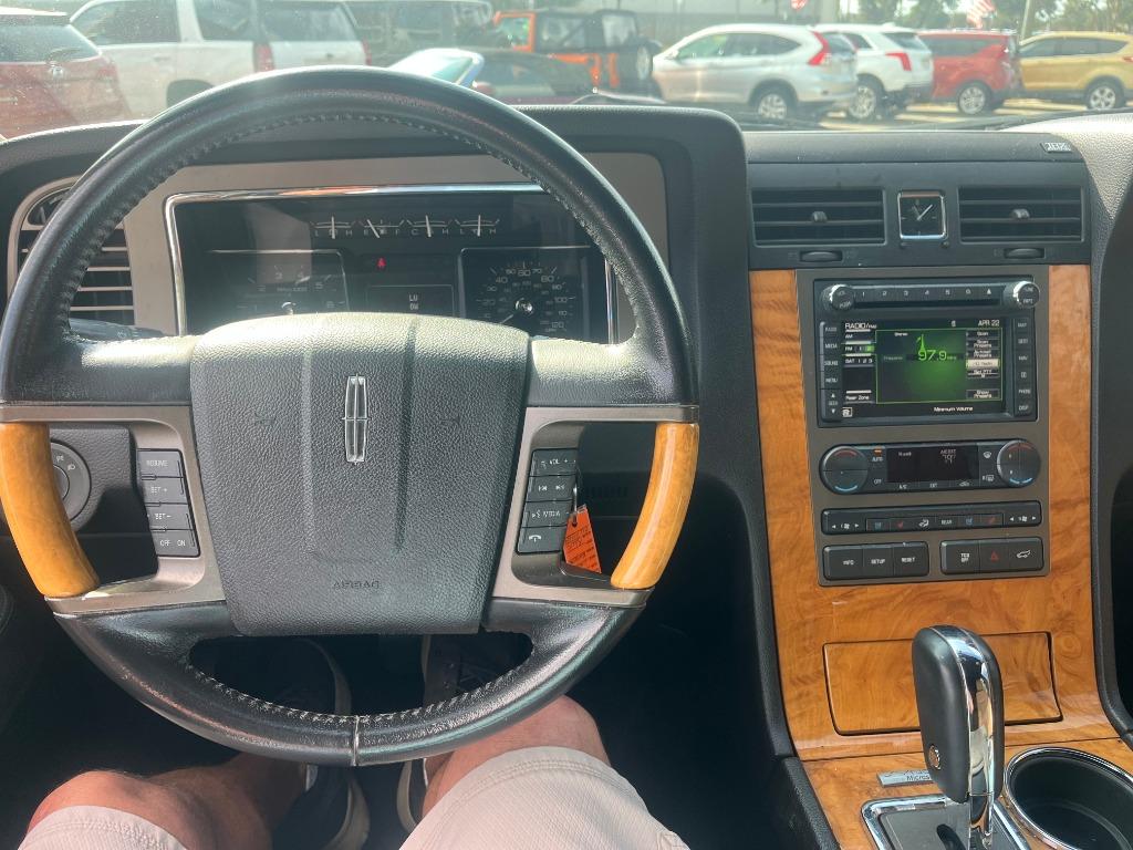 2013 Lincoln Navigator - $8,495