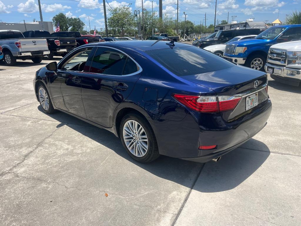 2013 Lexus ES - $14,995