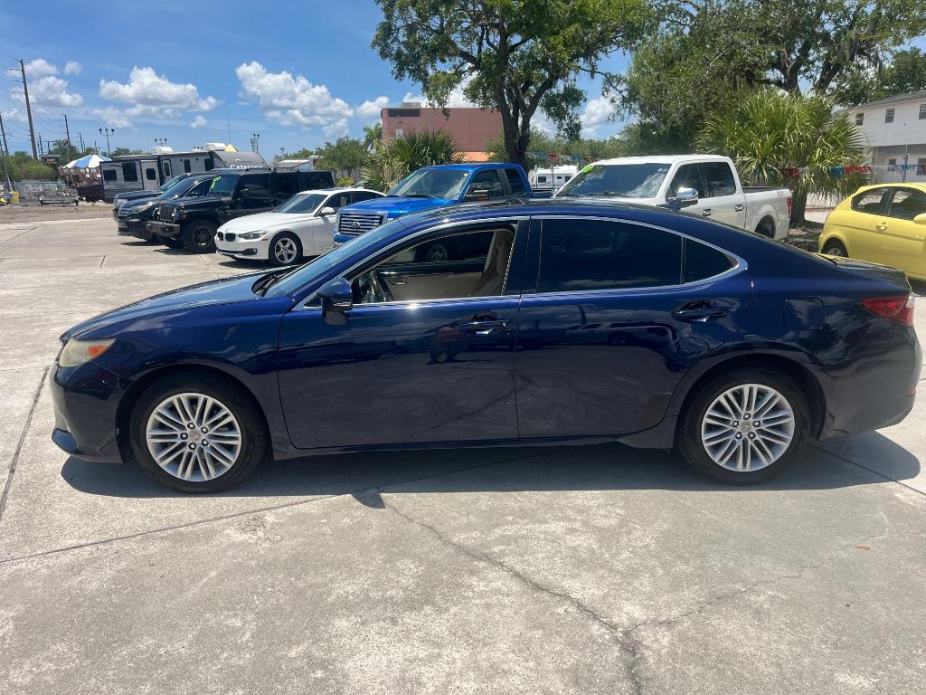 2013 Lexus ES - $14,995