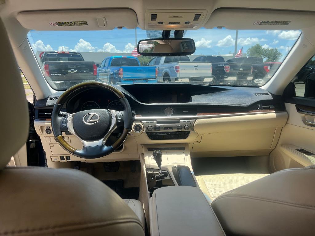 2013 Lexus ES - $14,995