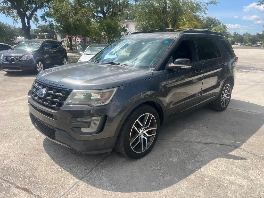 2016 Ford Explorer - $18,995