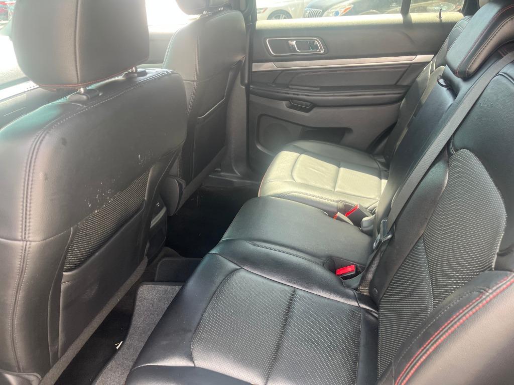 2016 Ford Explorer - $18,995