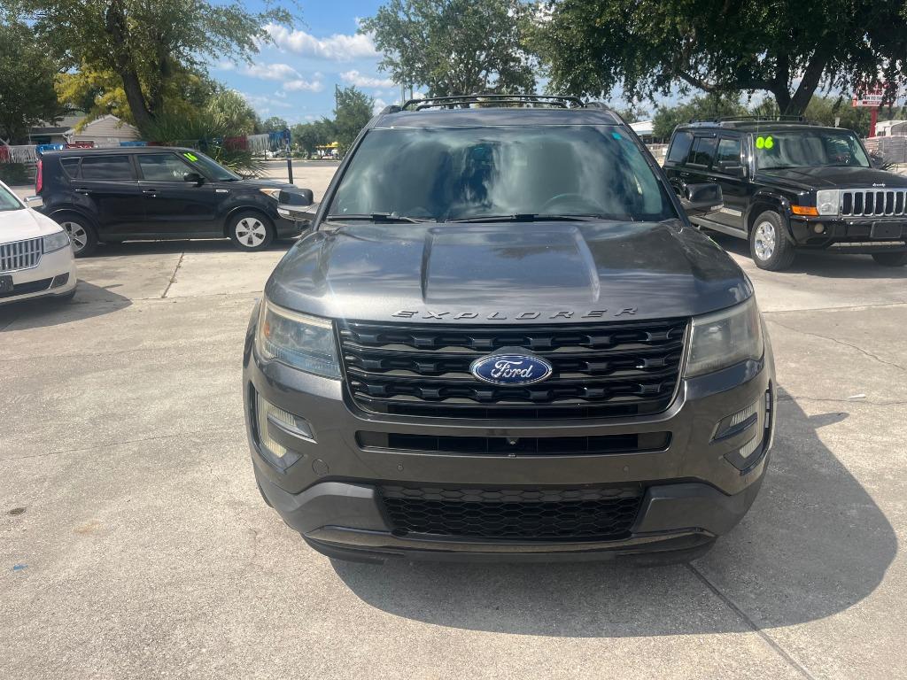 2016 Ford Explorer - $18,995
