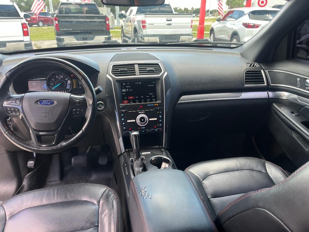 2017 Ford Explorer - $14,995