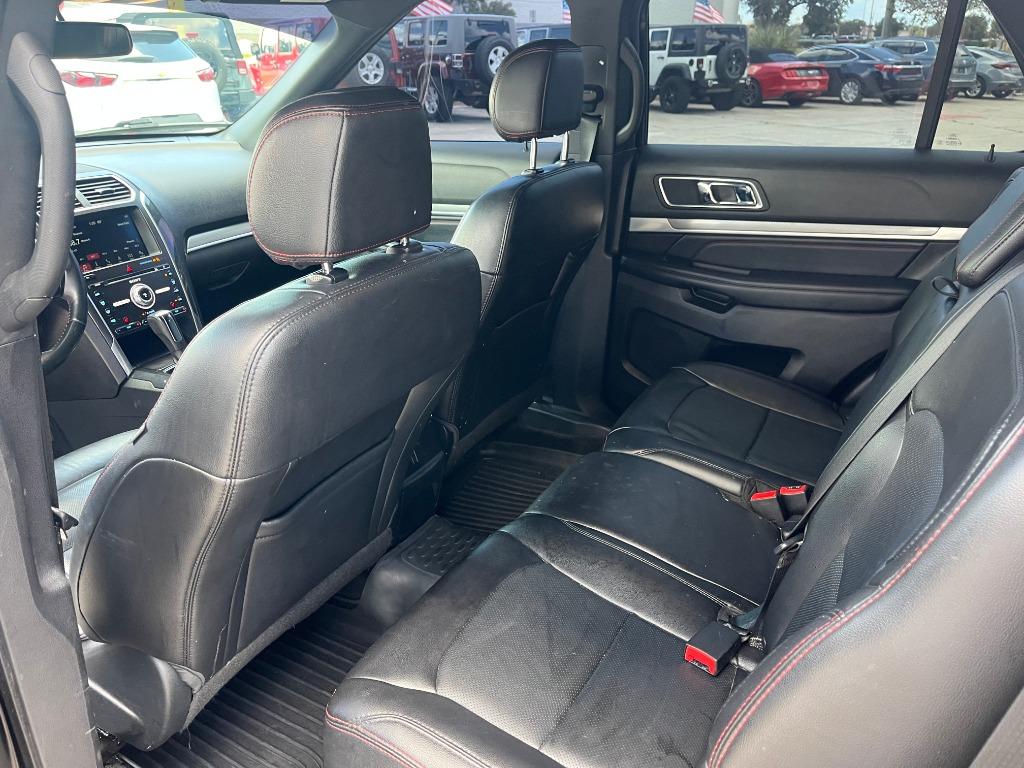 2017 Ford Explorer - $14,995