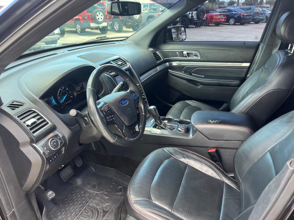 2017 Ford Explorer - $14,995