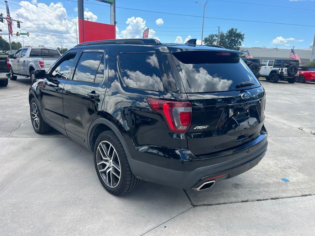 2017 Ford Explorer - $14,995