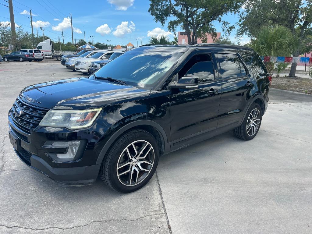 2017 Ford Explorer - $14,995