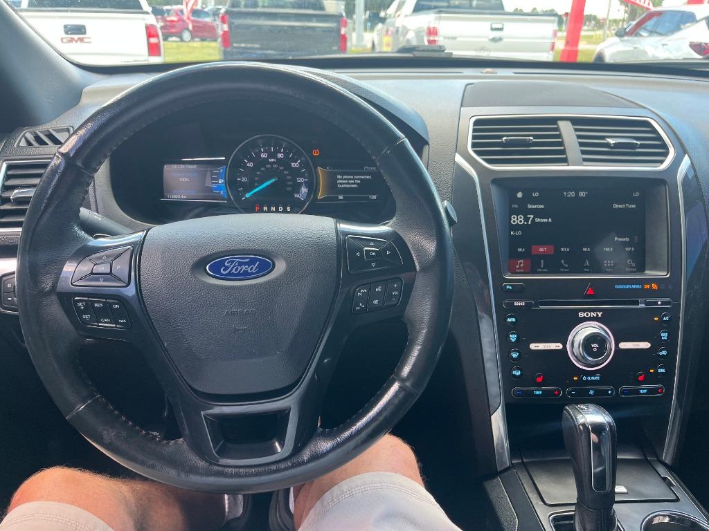 2017 Ford Explorer - $14,995