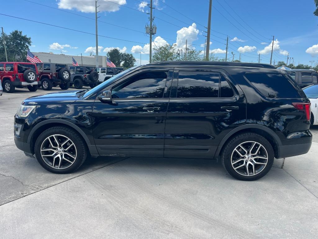 2017 Ford Explorer - $14,995
