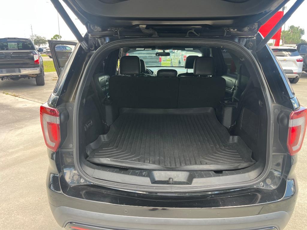 2017 Ford Explorer - $14,995