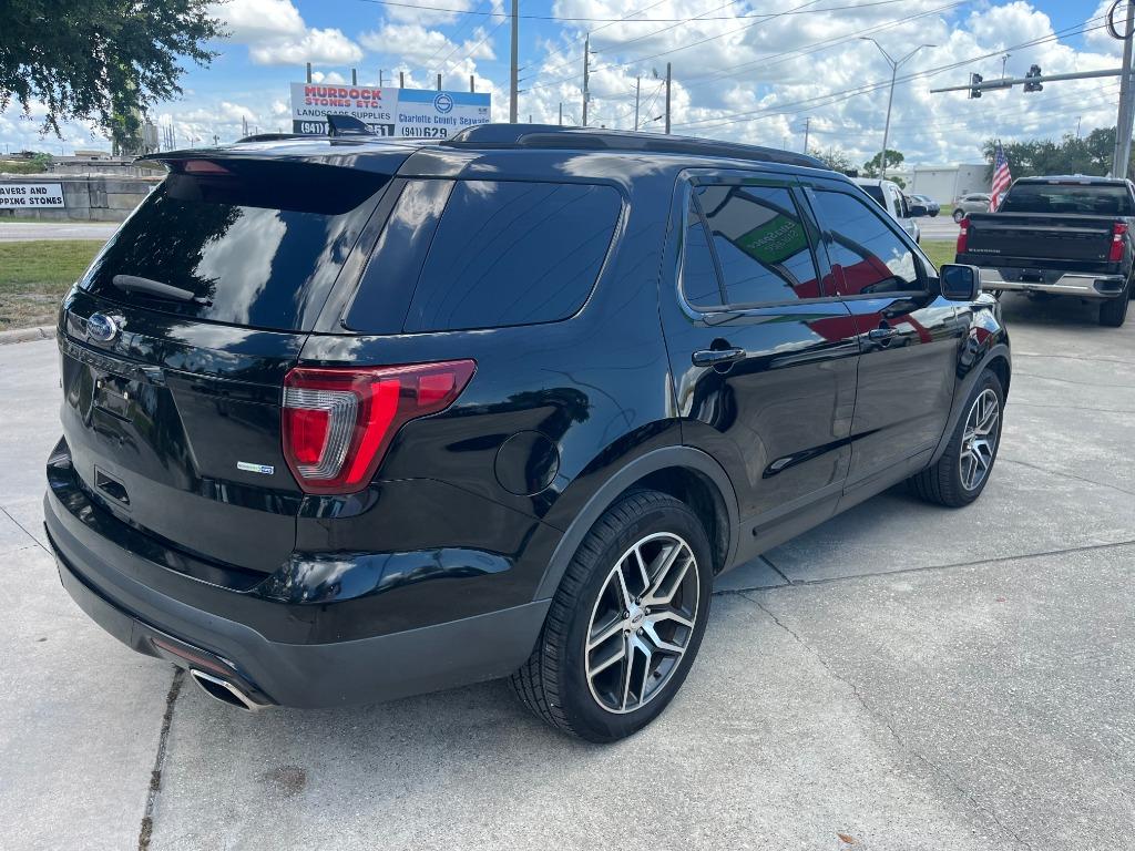 2017 Ford Explorer - $14,995