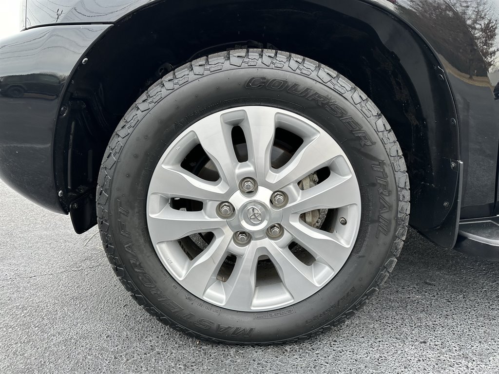 2018 Toyota Sequoia Platinum photo