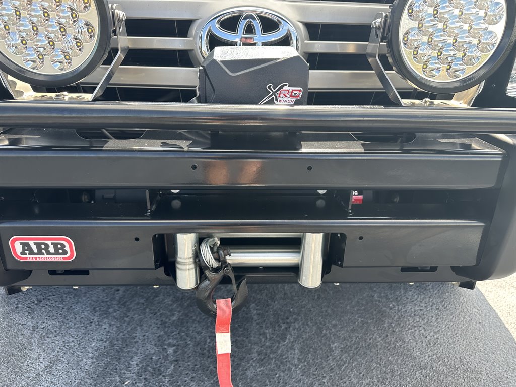 2006 Toyota Land Cruiser photo